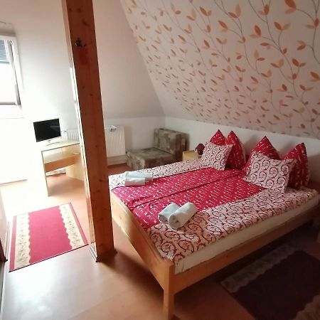 Joos Apartman Sárvár Eksteriør billede