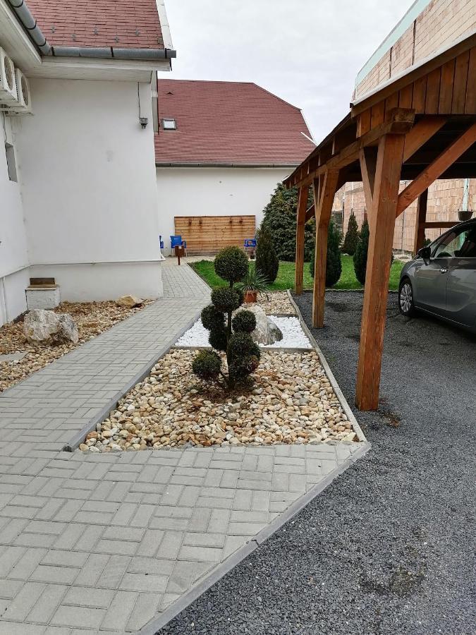 Joos Apartman Sárvár Eksteriør billede