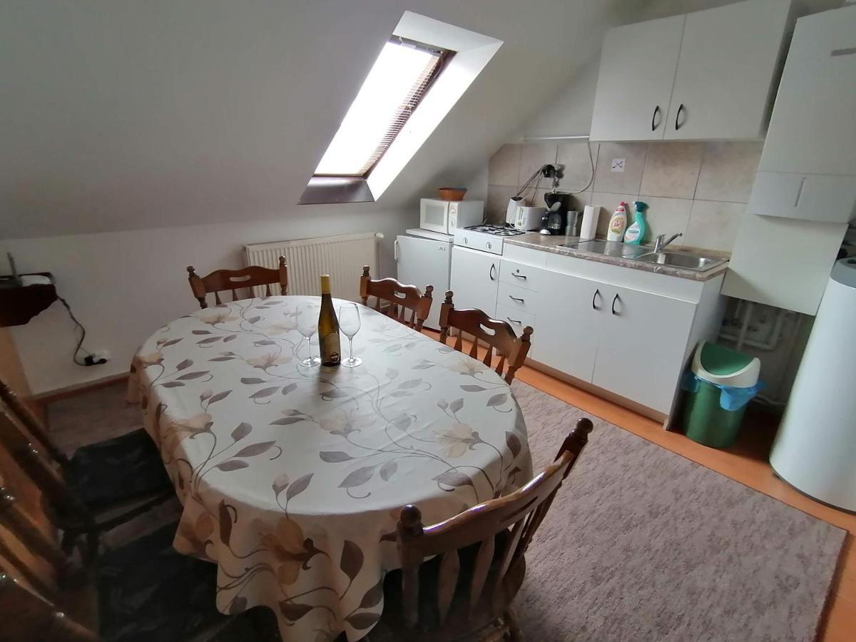 Joos Apartman Sárvár Eksteriør billede